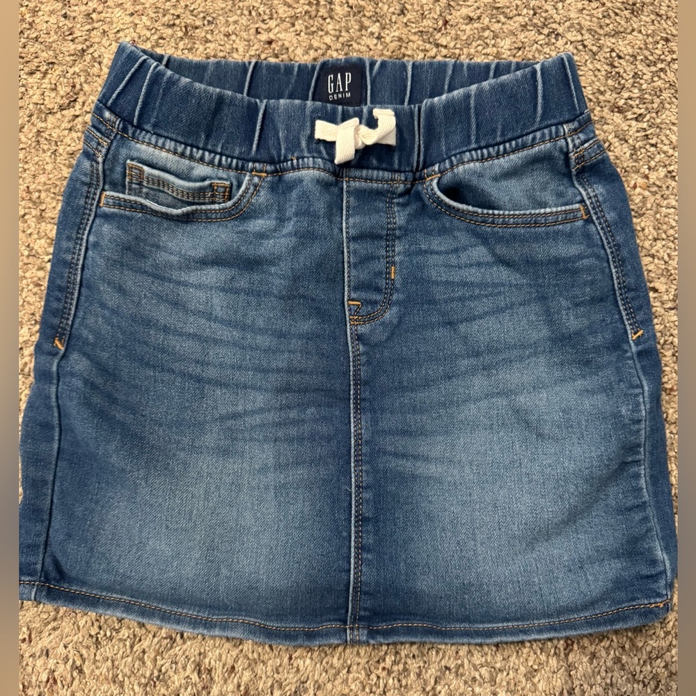 Gap denim skirt- girls size M (8-9)
